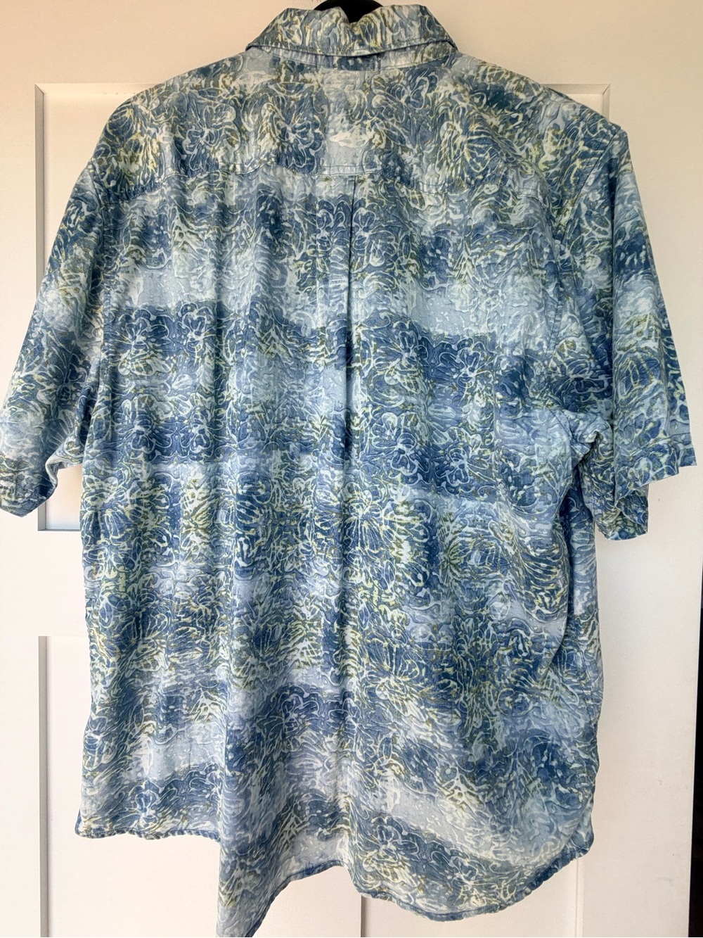Tommy Bahama Tortola Tencel Cotton Blend Floral Short-Sleeve Button-Down - Picture 3 of 9